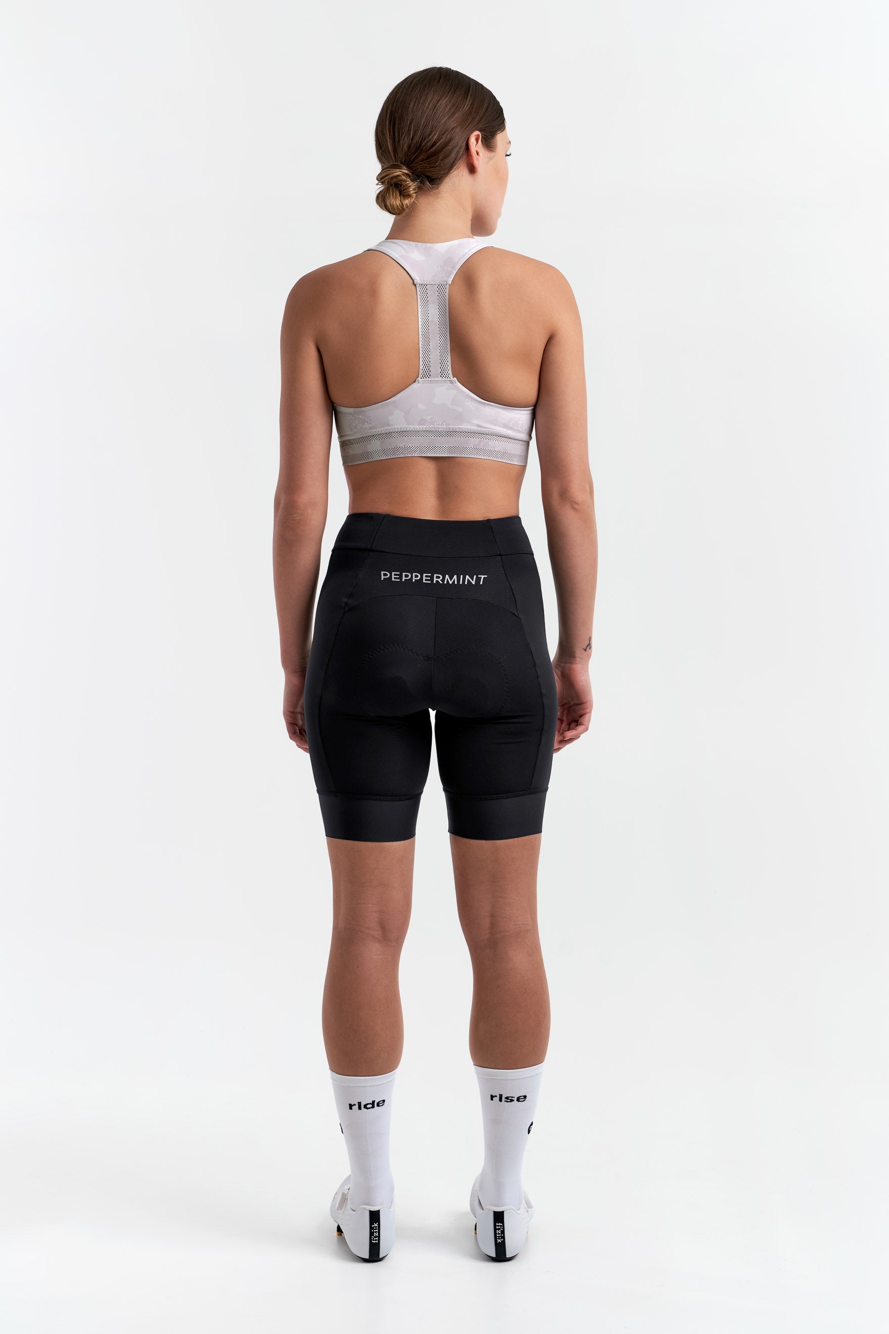 Ecarlate - Lettering Sports Bra / Short-Sleeve T-Shirt / Layered Shorts
